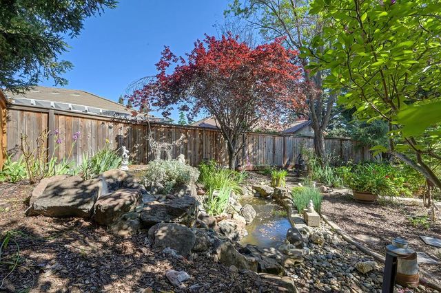 1313 Beckett Dr, Roseville, CA 95747