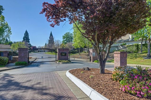 1313 Beckett Dr, Roseville, CA 95747