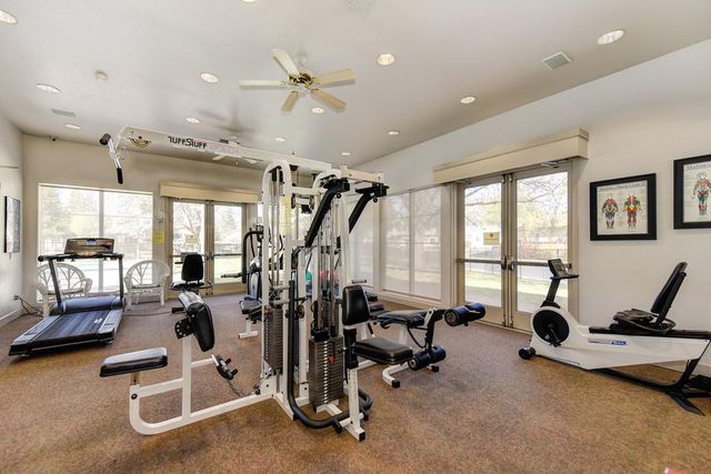 1313 Beckett Dr, Roseville, CA 95747