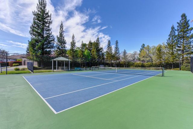 1313 Beckett Dr, Roseville, CA 95747