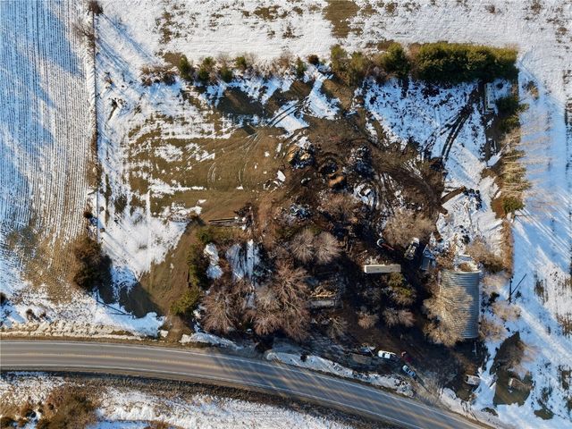5515 24th Ave Dr, Vinton, IA 52349
