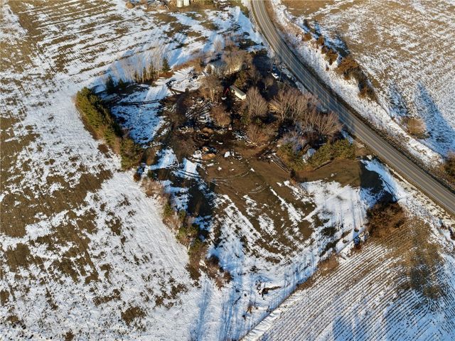 5515 24th Ave Dr, Vinton, IA 52349