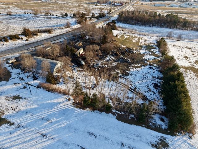 5515 24th Ave Dr, Vinton, IA 52349