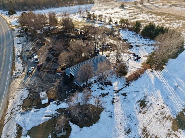 5515 24th Ave Dr, Vinton, IA 52349