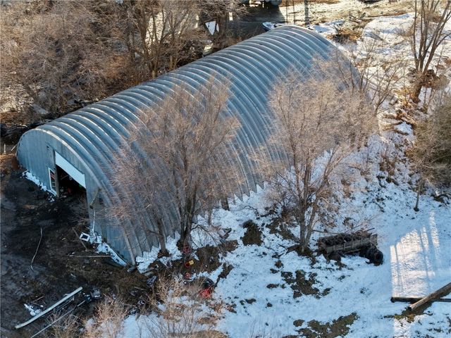 5515 24th Ave Dr, Vinton, IA 52349