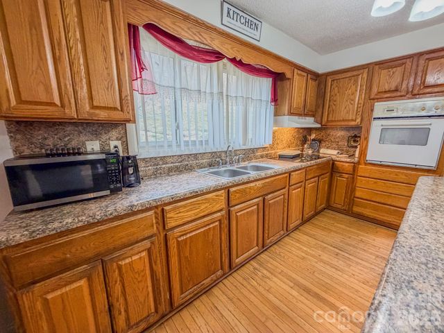 2301 Silver Mill Road, Marshall, NC 28753