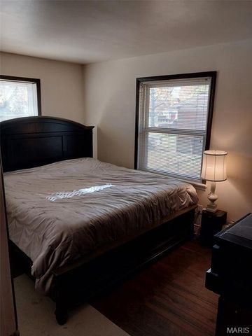 211 S Dellwood Drive, Ferguson, MO 63135