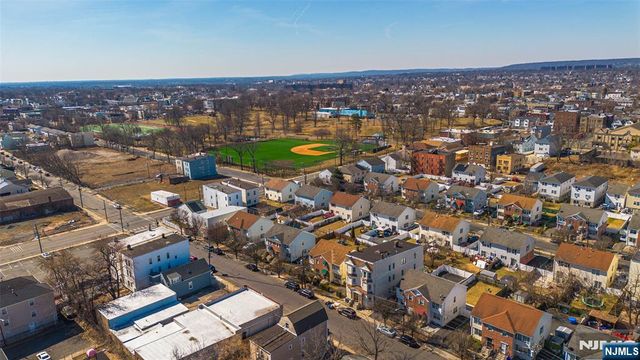 493 S 12th Street, Newark, NJ 07103