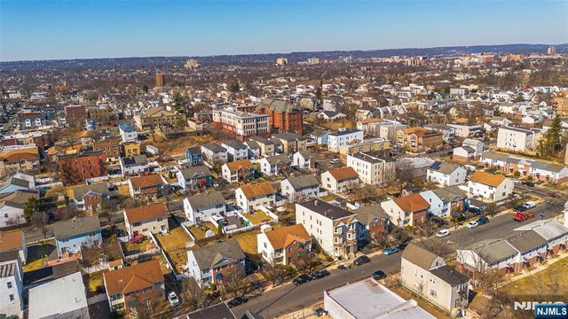 493 S 12th Street, Newark, NJ 07103