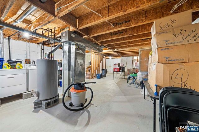 493 S 12th Street, Newark, NJ 07103