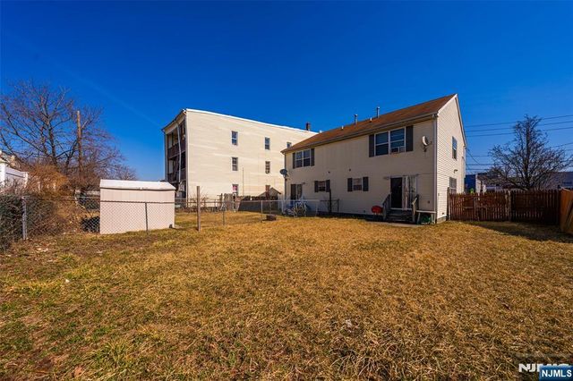 493 S 12th Street, Newark, NJ 07103