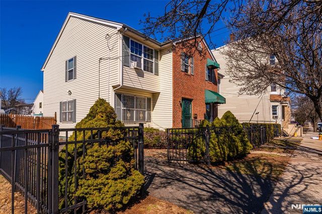 493 S 12th Street, Newark, NJ 07103