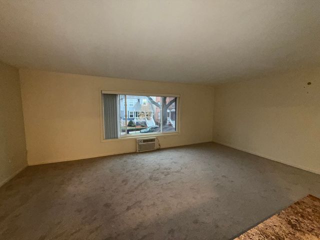 110 N Kenilworth Avenue 1C, Oak Park, IL 60301