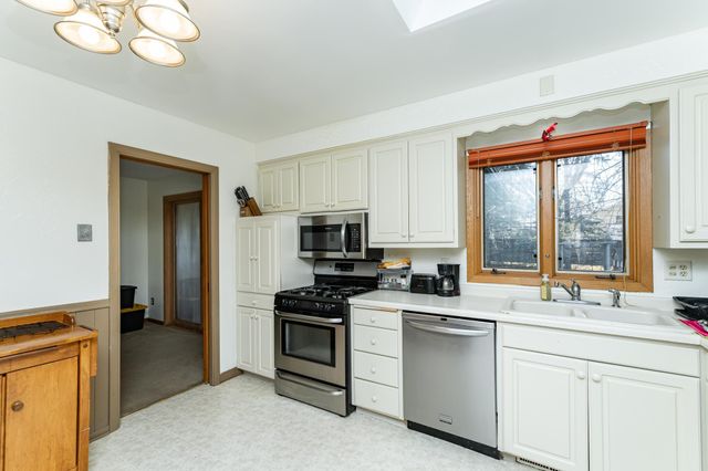 2318 16th Avenue NW, Rochester, MN 55901