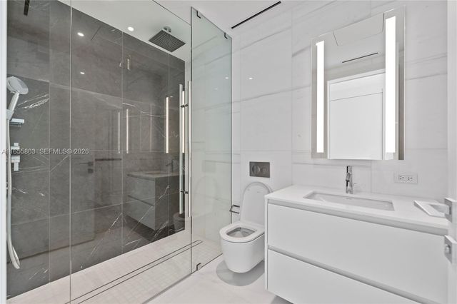 300 Biscayne Blvd Way 3201, Miami, FL 33131