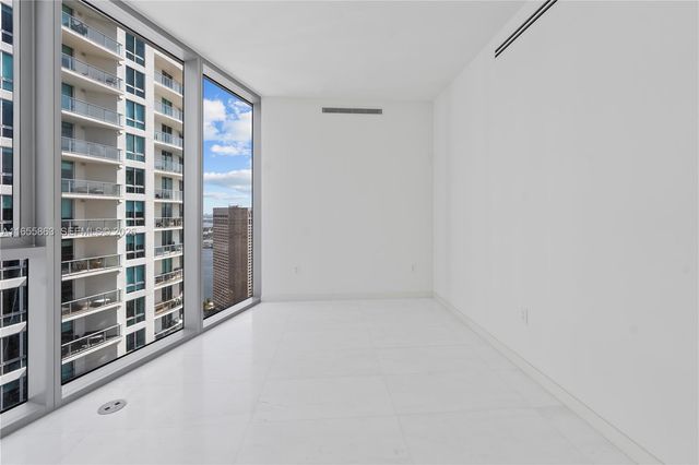 300 Biscayne Blvd Way 3201, Miami, FL 33131