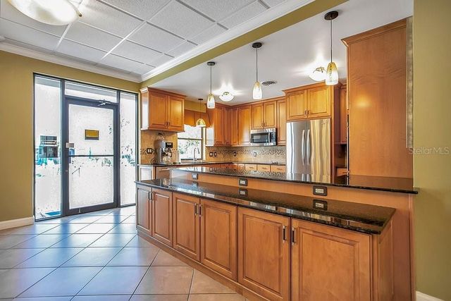 1328 PASADENA AVENUE S 104, South Pasadena, FL 33707