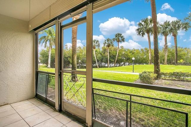 1328 PASADENA AVENUE S 104, South Pasadena, FL 33707