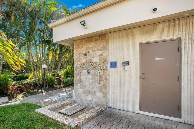 1328 PASADENA AVENUE S 104, South Pasadena, FL 33707