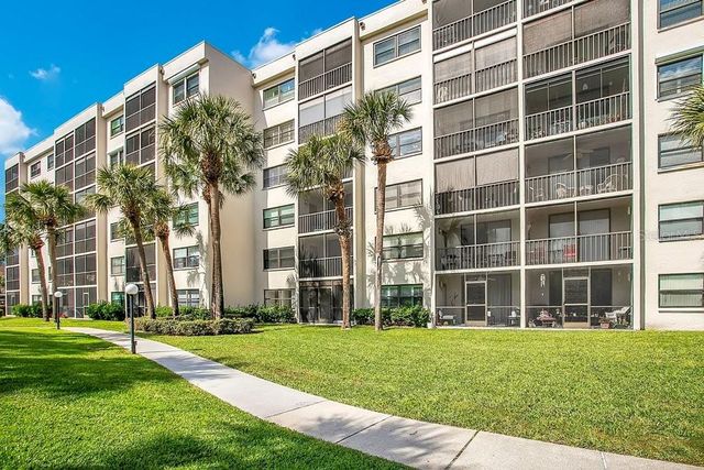 1328 PASADENA AVENUE S 104, South Pasadena, FL 33707