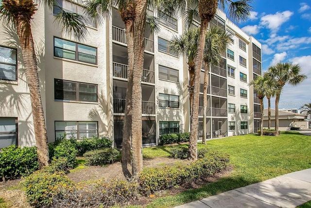 1328 PASADENA AVENUE S 104, South Pasadena, FL 33707