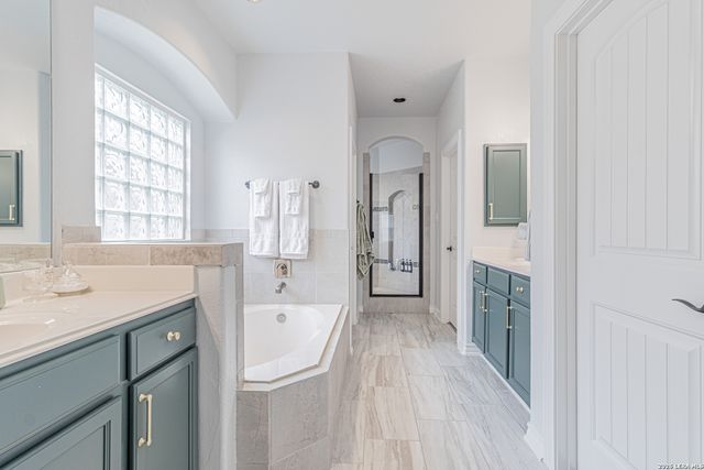 10602 Briceway Clb, San Antonio, TX 78254