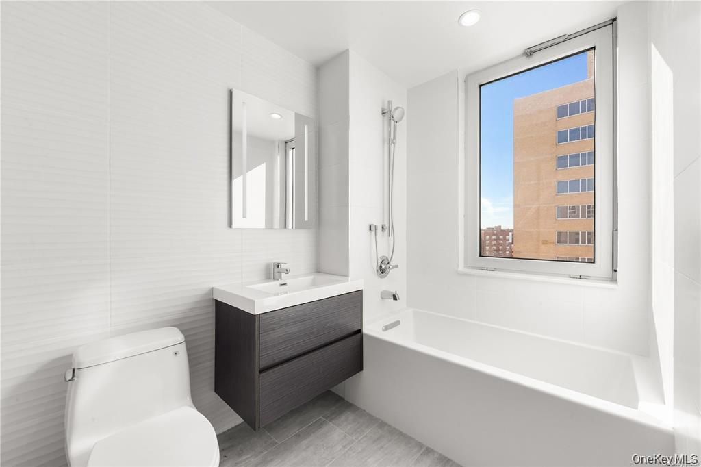 9729 64th Road 7E, Rego Park, NY 11374 — photo 4