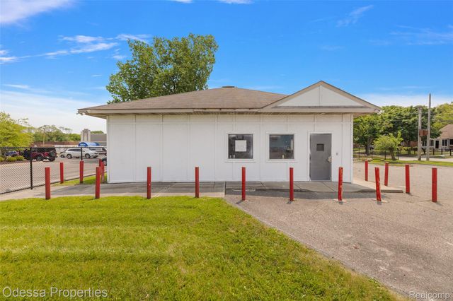 11600 Kelly Road, Detroit, MI 48224