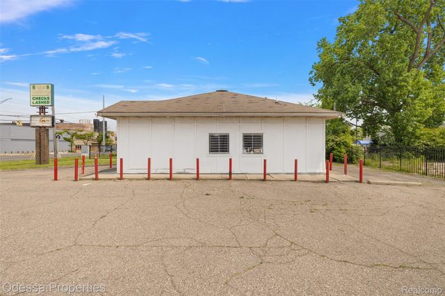 11600 Kelly Road, Detroit, MI 48224