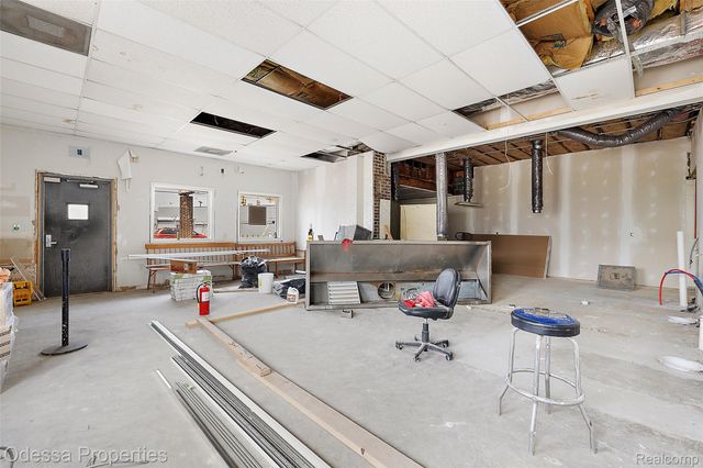 11600 Kelly Road, Detroit, MI 48224