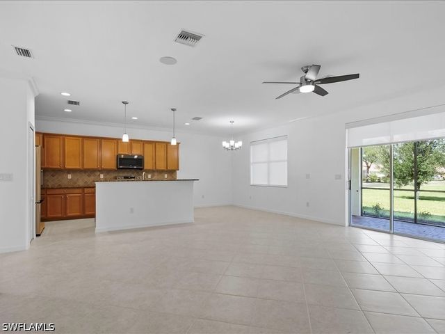 2478 Heydon CIR E, Naples, FL 34120