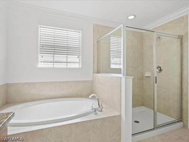 2478 Heydon CIR E, Naples, FL 34120