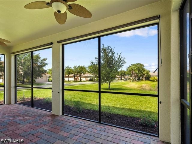 2478 Heydon CIR E, Naples, FL 34120