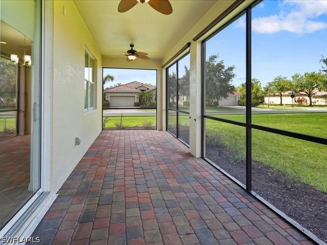 2478 Heydon CIR E, Naples, FL 34120