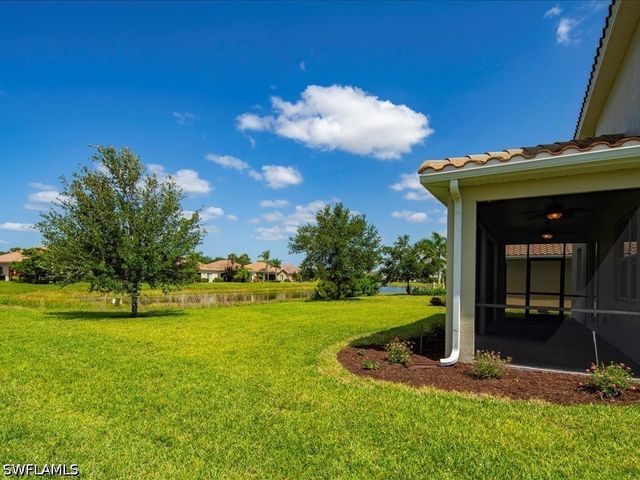 2478 Heydon CIR E, Naples, FL 34120