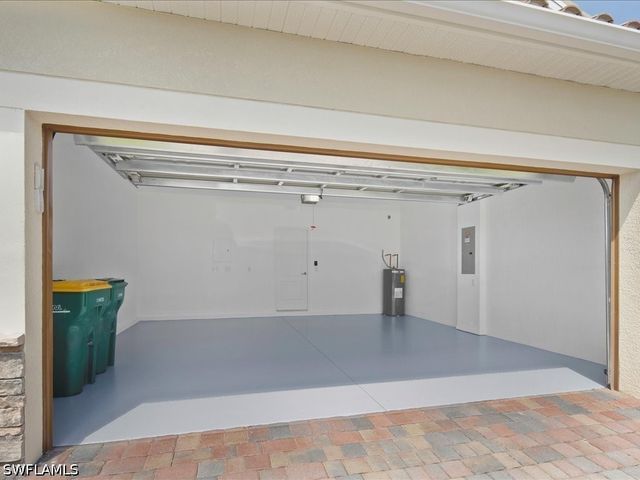 2478 Heydon CIR E, Naples, FL 34120