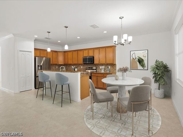 2478 Heydon CIR E, Naples, FL 34120