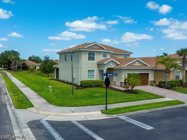 2478 Heydon CIR E, Naples, FL 34120