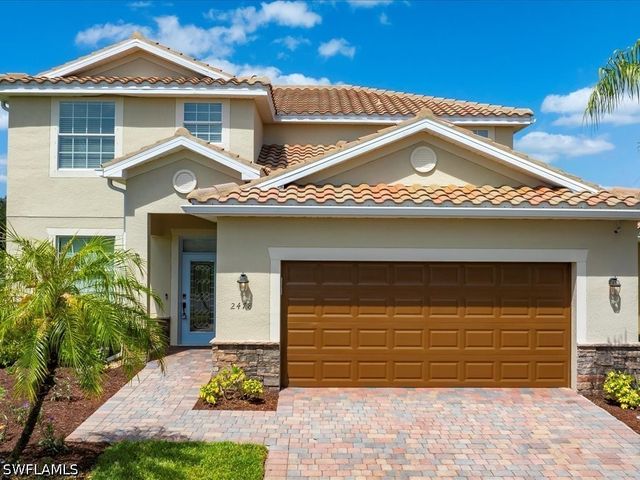 2478 Heydon CIR E, Naples, FL 34120