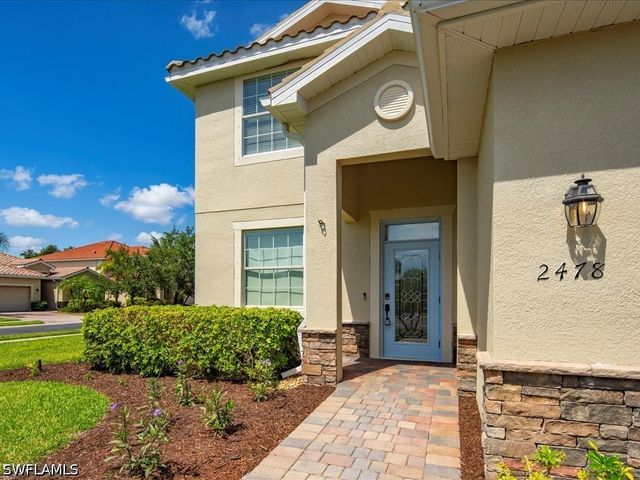 2478 Heydon CIR E, Naples, FL 34120