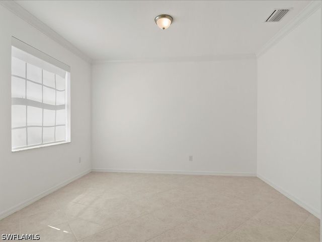 2478 Heydon CIR E, Naples, FL 34120