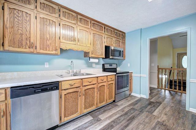 70 Crowe Springs Spur NW, Cartersville, GA 30121