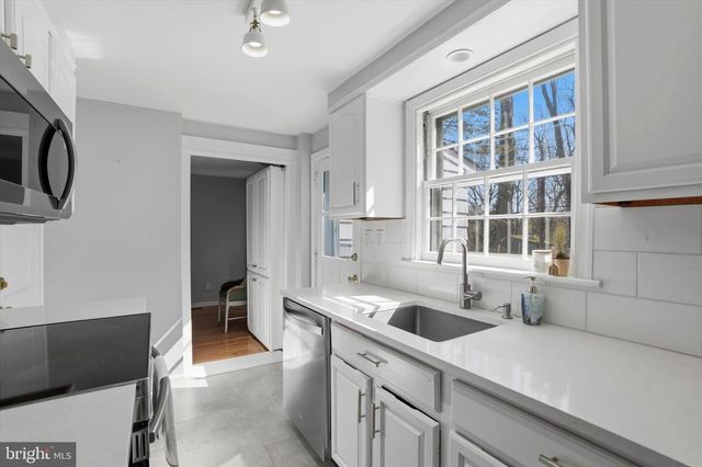 514 KINGSTON RD, Oreland, PA 19075