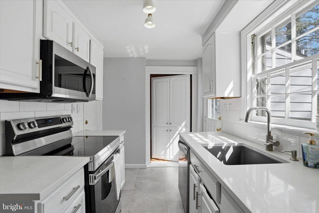 514 KINGSTON RD, Oreland, PA 19075