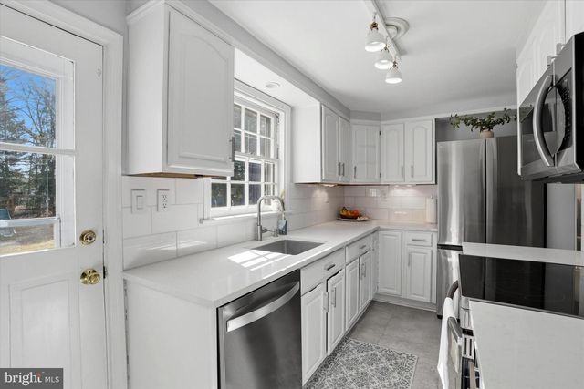 514 KINGSTON RD, Oreland, PA 19075