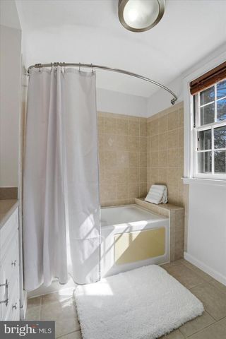 514 KINGSTON RD, Oreland, PA 19075