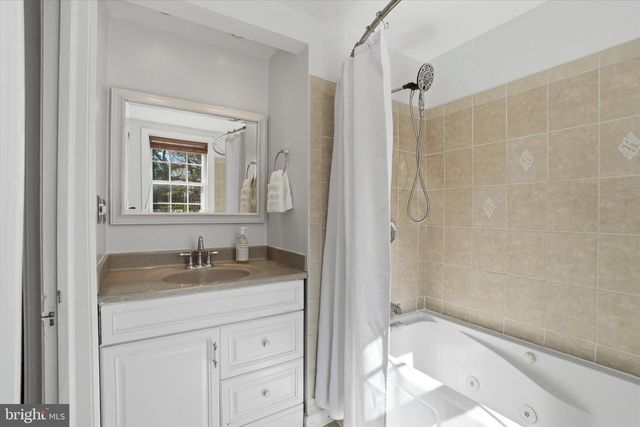 514 KINGSTON RD, Oreland, PA 19075