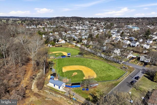 514 KINGSTON RD, Oreland, PA 19075