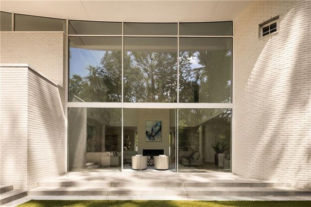 3619 Ivy Road NE, Atlanta, GA 30342