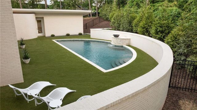 3619 Ivy Road NE, Atlanta, GA 30342